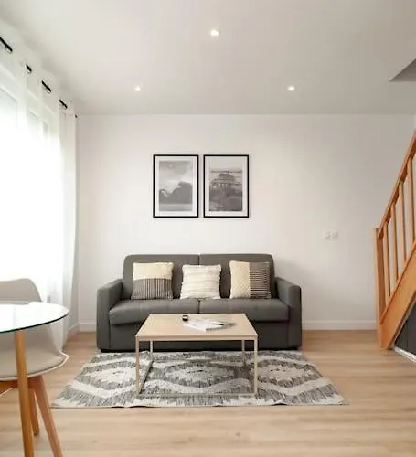 New Duplex 1 Minute Walking From Overground